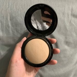 MAC mineralize skinfinish - medium